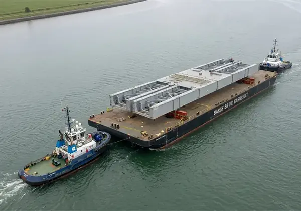 Barges & tugs